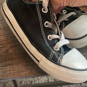 5 pairs of SZ 10 boys shoes